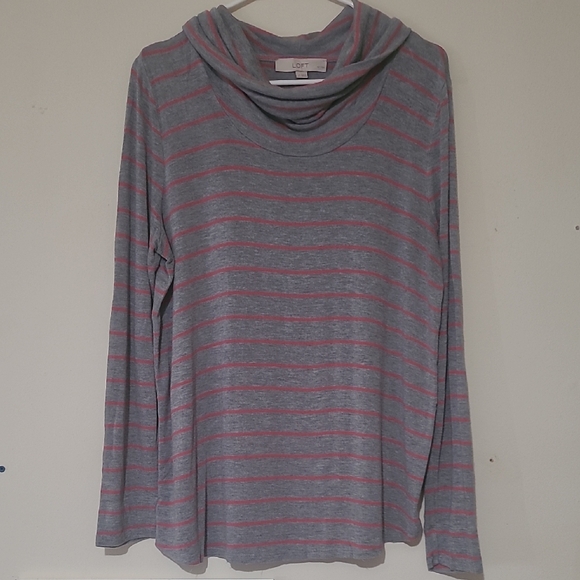 LOFT Sweaters - LOFT Women's Sweater in Gray and Coral Stripes